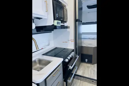 Cheong's Thor Motor Coach Chateaux Class C