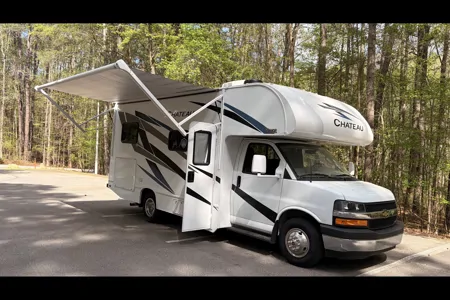 Cheong's Thor Motor Coach Chateaux Class C