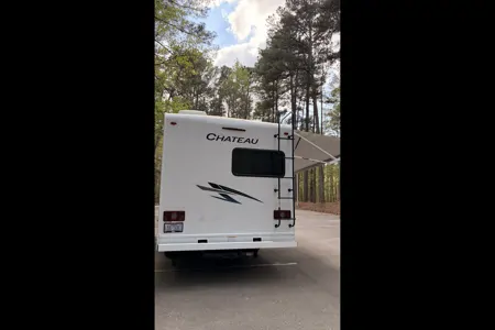 Cheong's Thor Motor Coach Chateaux Class C