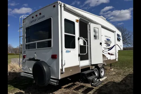 Jasmyn's Keystone Copper Canyon Fifth Wheel