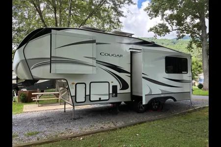 White Squirrel Keystone Cougar 24RDS Fifth Wheel