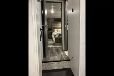 White Squirrel Keystone Cougar 24RDS Fifth Wheel