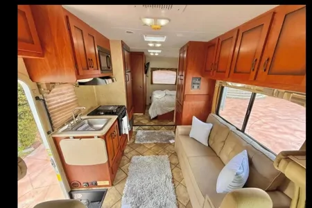Gus's Forest River SUN SEEKER Class C