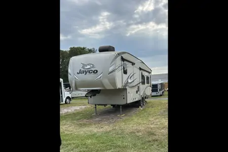 Steve n Mel’s Fun Fifth Wheel