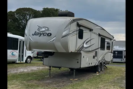 Steve n Mel’s Fun Fifth Wheel