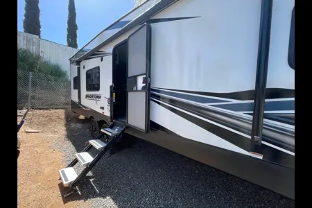 Gianas Sandstorm Toy Hauler