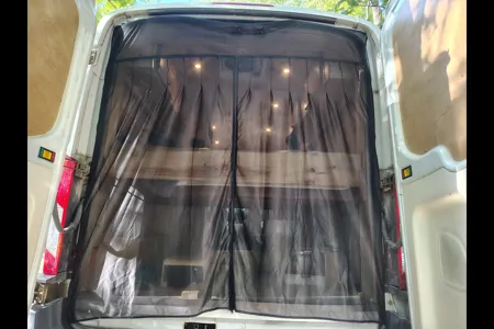 Chaleureux Ford Transit aménagé