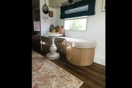 The Designer Bunkhouse: Professionally Renovated & Adventure-Ready