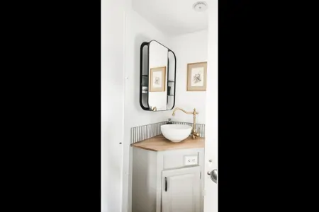 The Designer Bunkhouse: Professionally Renovated & Adventure-Ready