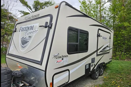 JR's Coachmen 21TQX Hybrid