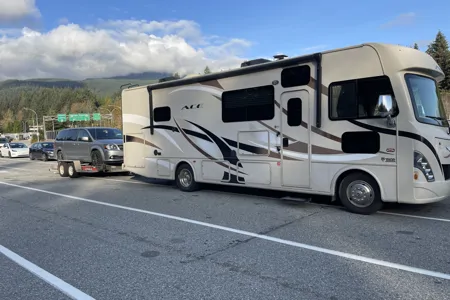 Stephane Thor Motor Coach Ace Classe A