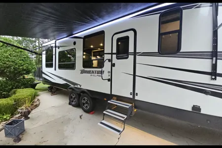 Grand Design 30G | King Bed & Private Patio