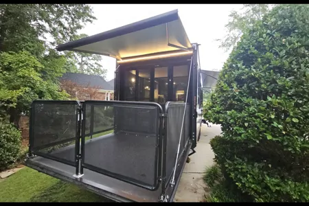 Grand Design 30G | King Bed & Private Patio