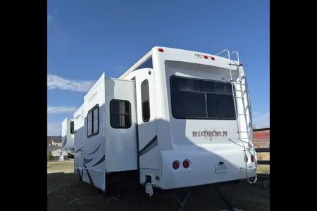Murray's Heartland BigHorn Fifth Wheel