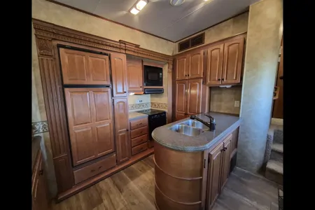 Murray's Heartland BigHorn Fifth Wheel