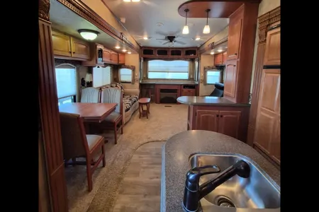 Murray's Heartland BigHorn Fifth Wheel