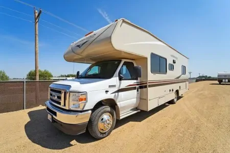 2021 Coachmen Leprechaun 270QB: Stylish Comfort!