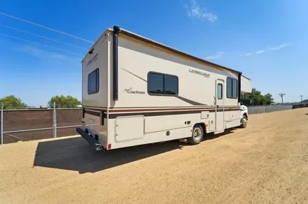 2021 Coachmen Leprechaun 270QB: Stylish Comfort!