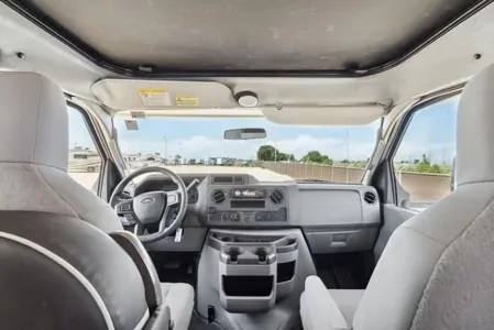 2021 Coachmen Leprechaun 270QB: Stylish Comfort!