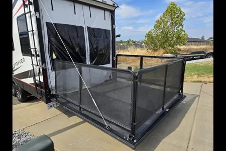 Austin's Cruiser RV Stryker2714 Toy Hauler