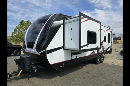 Austin's Cruiser RV Stryker2714 Toy Hauler