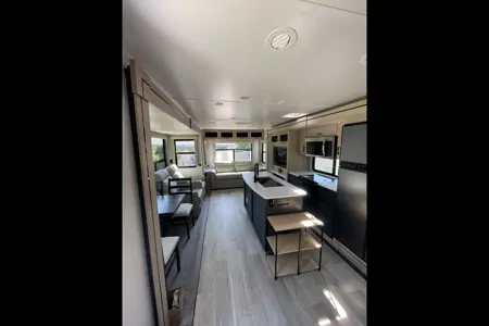 Winnebago Voyage Travel Trailer (Rolling Freedom Travels)
