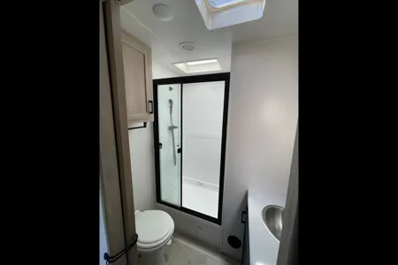 Winnebago Voyage Travel Trailer (Rolling Freedom Travels)