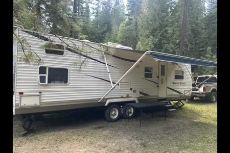 Where 6 Kids, Game Days, and Campfires All Fit Under One Roof