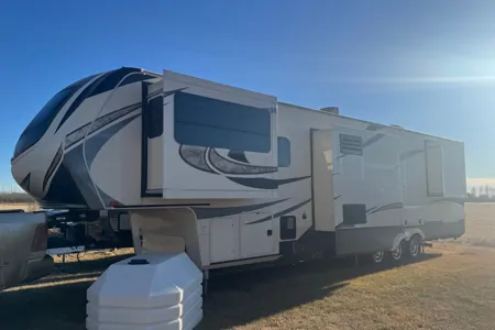 Jarrett's Grand Design Solitude 374TH Fifth Wheel