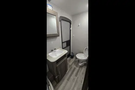 🏕️ 2020 CrossRoads Zinger ZR328SB – Your Spacious Home Away From Home!