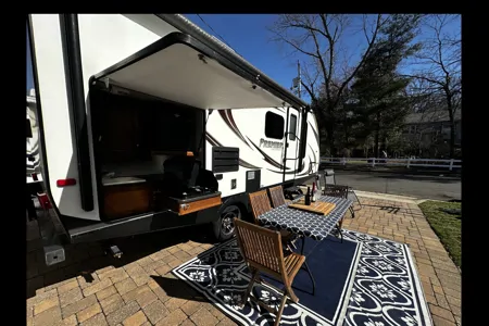 Rolling Retreat Keystone Bullet Premier Travel Trailer
