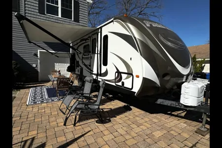 Rolling Retreat Keystone Bullet Premier Travel Trailer