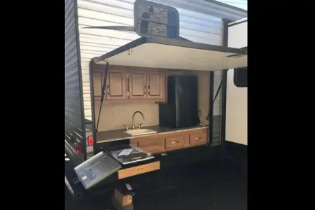 Costa’s Lake Superior Coachmen Travel Trailer