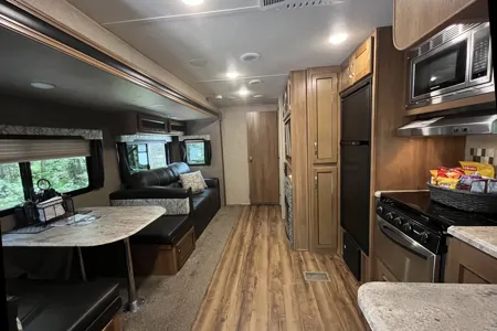 Costa’s Lake Superior Coachmen Travel Trailer
