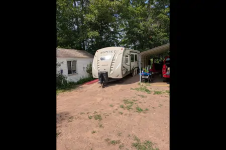 Richard's Crossroads Sunset Ultra Lite 29RB Travel Trailer