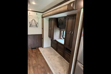 Glamping RV Newmar KS4037 Turn Key Experience