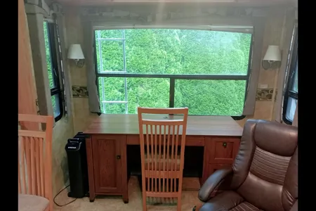 Harrison Hot Springs Set location - non moveable