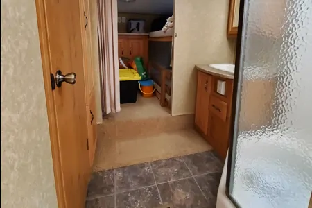 Stews Keystone Laredo 32 Fifth Wheel