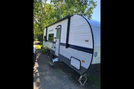 Jordan's Gulf Stream Kingsport 248bh Travel Trailer