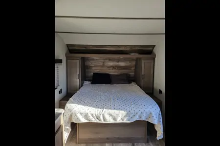 Jordan's Gulf Stream Kingsport 248bh Travel Trailer