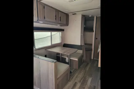 Jordan's Gulf Stream Kingsport 248bh Travel Trailer