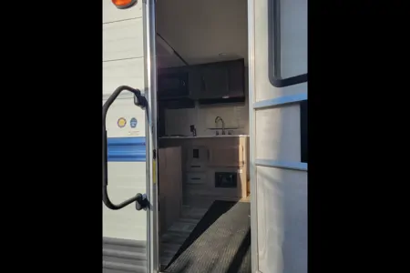 Jordan's Gulf Stream Kingsport 248bh Travel Trailer