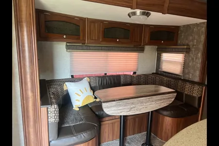 Stix & Stones Heartland NorthTrail – Couples Glamper Adventure Awaits! 