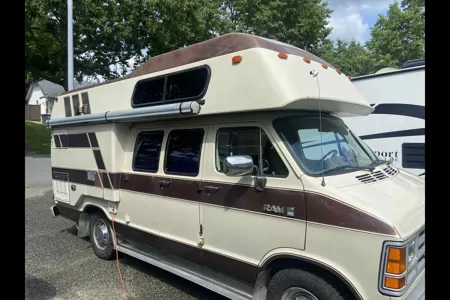 Meredith's Dodge Ram B350 Class C Camper Van