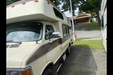 Meredith's Dodge Ram B350 Class C Camper Van