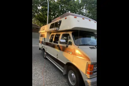 Meredith's Dodge Ram B350 Class C Camper Van
