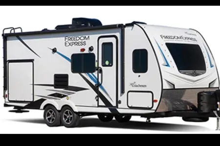 Travlin’ Coachmen Freedom Express Travel Trailer