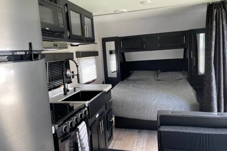 GEMICO 001 GREY WOLF Travel Trailer