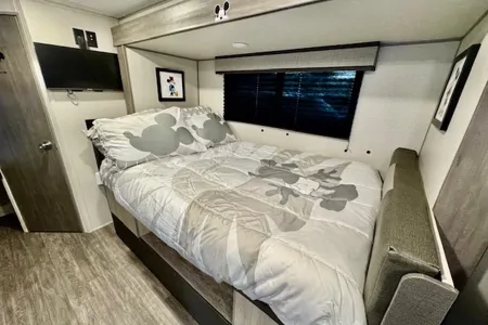 Weekend warriorz Wildwood Aurora Travel Trailer