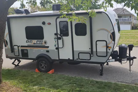 Adventure-Ready GeoPro 19FD — Lightweight, Modern, and Cozy!